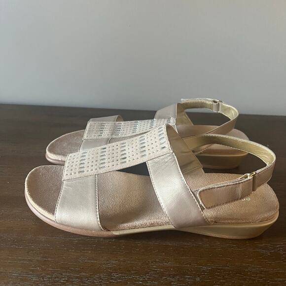 Easy Spirit Woman’s Hazel Leather Embellished Flat Metallic Sandals- Size 12W - Picture 3 of 13